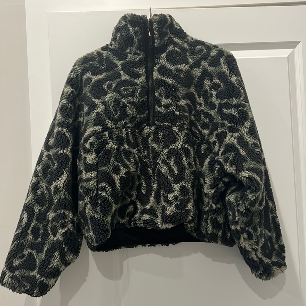 Aritzia half zip pullover